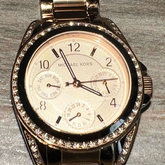 Michael Kors Blair MK5613 Wrist Watch for Women Gold Tone New Battery Stainless - Picture 2 of 6